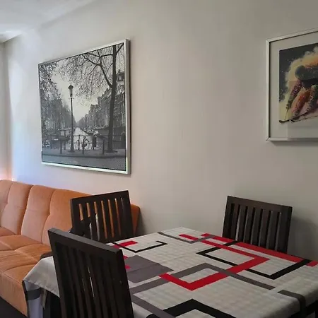 21a06 En Apartamento *